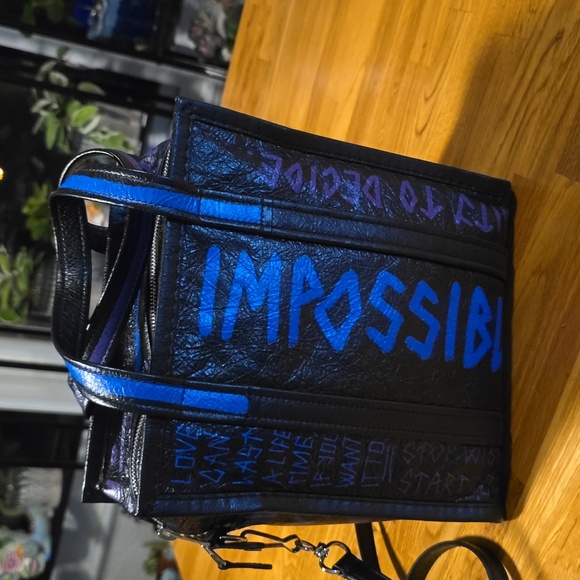 Balenciaga - Picture 6 of 16